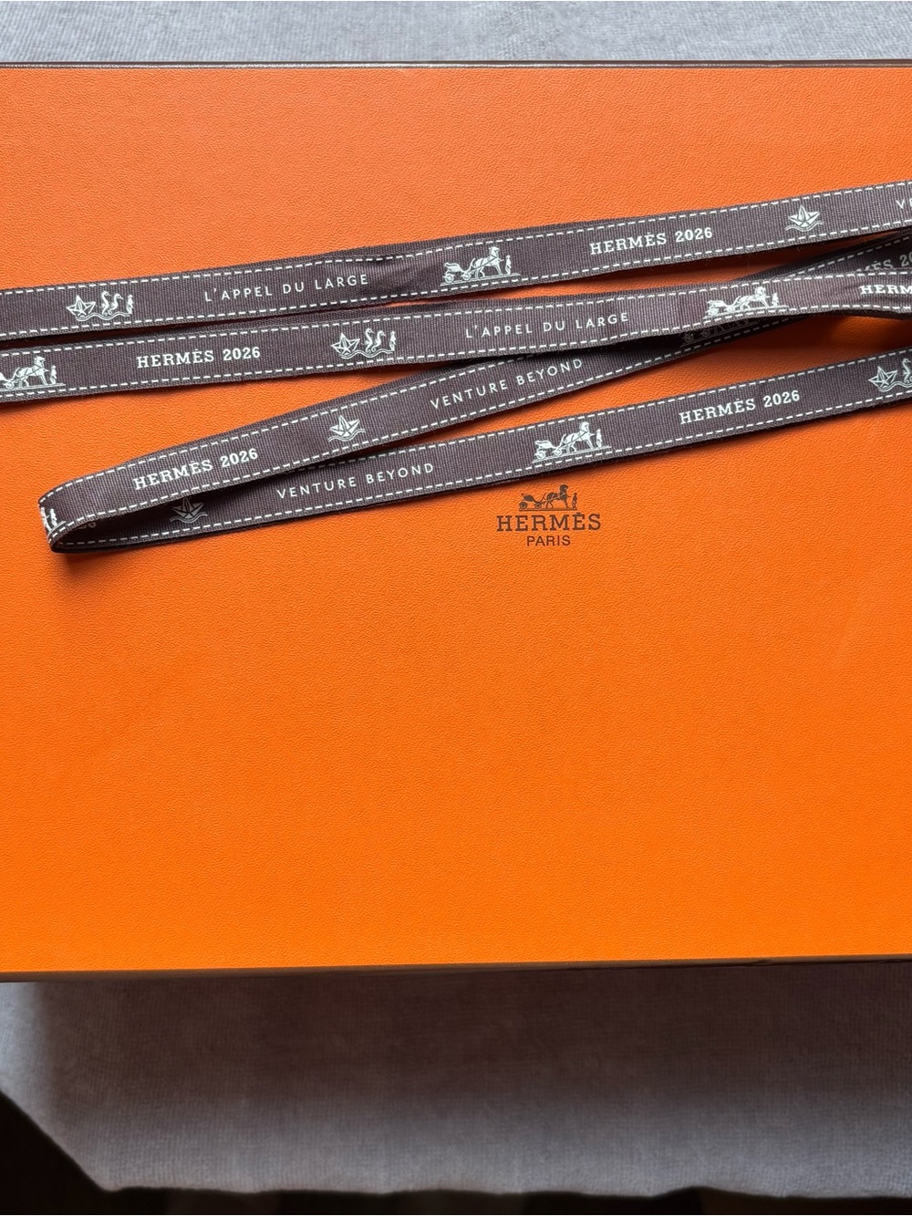 Hermes 2026 Brown Ribbon, 85”
